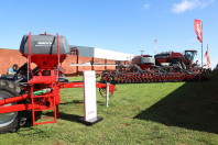 Multinacional desenvolve máquina a partir da demanda de colégios agrícolas do Paraná
