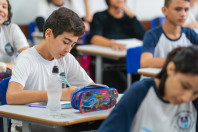 Procura por colégios cívico-militares cresce e fila chega a 20 mil estudantes no Paraná