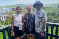 Casal canadense reencontra estudantes do Ganhando o Mundo em cidades do Paraná