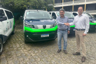 Estado amplia alcance do Mãos Amigas com entrega de 18 vans para manutenção de escolas