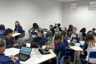 Disciplinas eletivas e 5 refeições ao dia: ensino integral muda vida de estudantes do Paraná