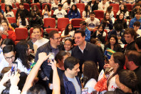 Governador celebra Ganhando o Mundo em encontro com veteranos e novos intercambistas