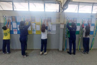Escolas estaduais aproveitam febre dos álbuns de figurinhas da Copa para impulsionar frequência