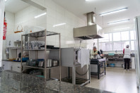 Investimento de R$ 3,5 milhões: colégio de Quitandinha ganha refeitório, laboratório e quadra coberta