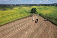 Colégios agrícolas estaduais recebem drones para aulas de agricultura de precisão