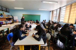 Sancionada lei que institui bônus para profissionais de escolas com bom desempenho