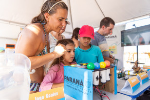 Robótica e plataformas pedagógicas da educação viram atração no Verão Maior Paraná