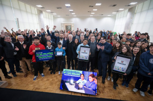 Mais tecnologia: Estado entrega 25 mil tablets e 2,8 mil carrinhos de recarga para escolas