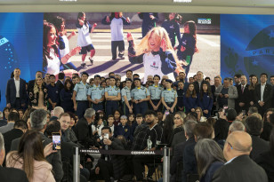 Telas interativas e chromebooks: governador entrega R$ 33,3 milhões em tecnologia a escolas