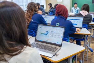 Tutor IA auxilia estudantes da rede estadual na elaboração de redações