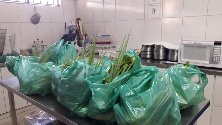 Escolas se preparam para entrega da merenda