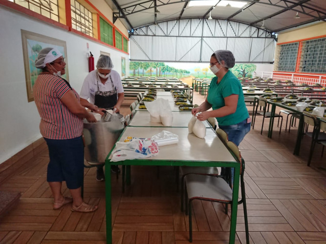 Escolas se preparam para entrega da merenda