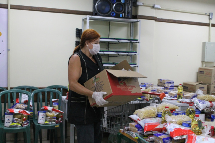 Entrega kits merenda