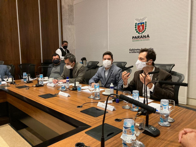 Prefeitos do Paraná se reúnem com Governo para discutir protocolo de retorno às aulas no Estado