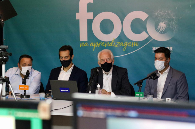 Hussein Bakri, Renato Feder, Darci Piana e Guto Silva na abertura do Encontro de Diretores