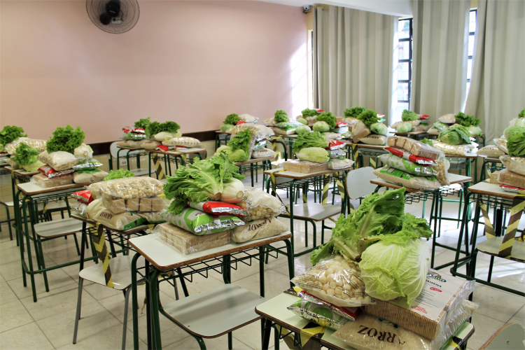 Entrega da merenda Paraná