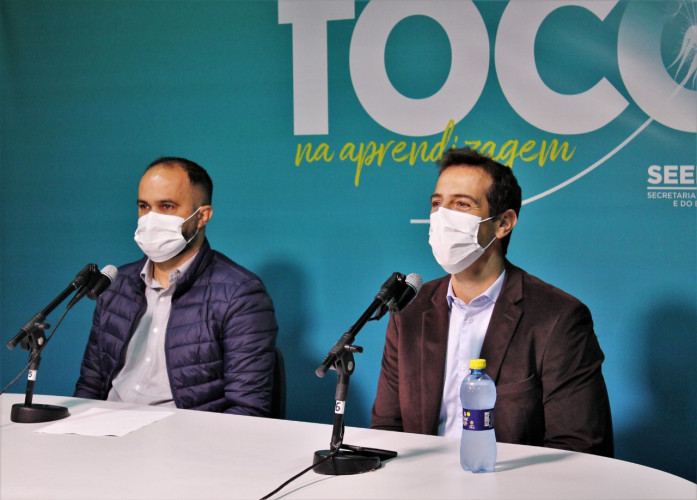 Secretário Renato Feder fez fala de abertura na aula inaugural, mencionando a importância da língua inglesa na formação dos estudantes