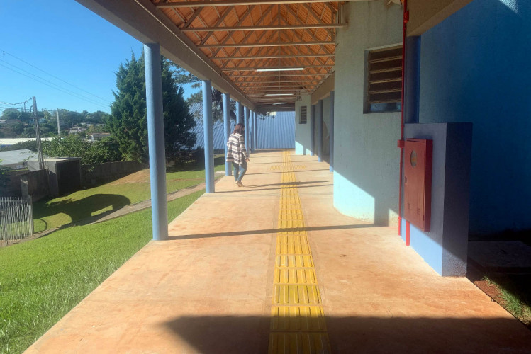 Colégio Estadual Guilherme de Almeida, em Santa Izabel do Oeste