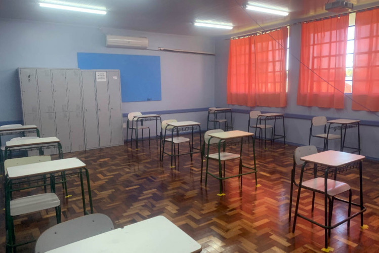 Colégio Estadual Guilherme de Almeida, em Santa Izabel do Oeste