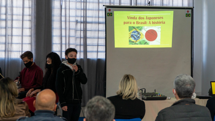 Cônsul do Japão visita escola cívico-militar