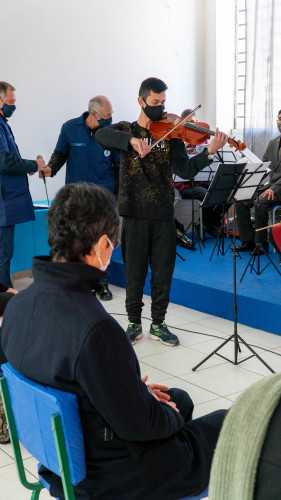 Cônsul do Japão visita escola cívico-militar