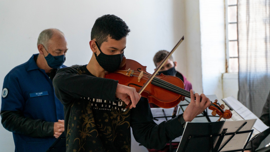 Cônsul do Japão visita escola cívico-militar