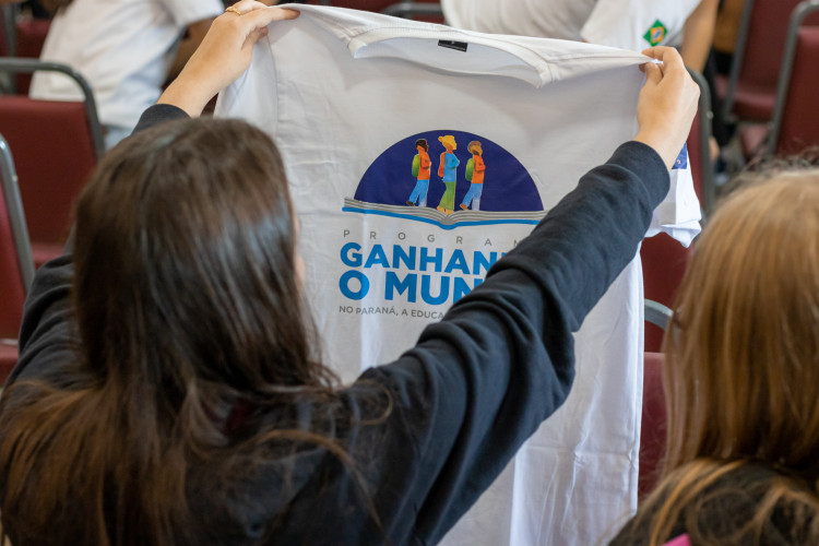 Estudantes do Ganhando o Mundo se preparam para intercâmbio