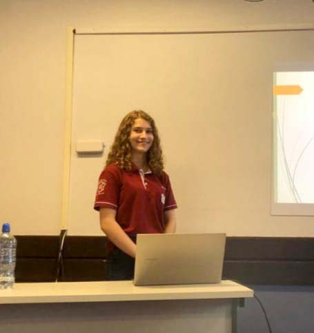 Elisa Goroncy fez ensino médio técnico em Agropecuária e, agora, começará a graduação em Medicina Veterinária —