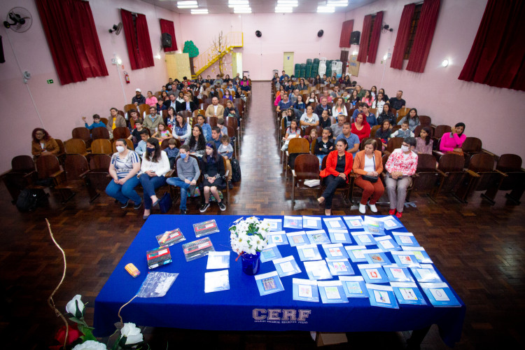 Estudantes escreveram contos fantásticos utilizando a plataforma Redação Paraná.
