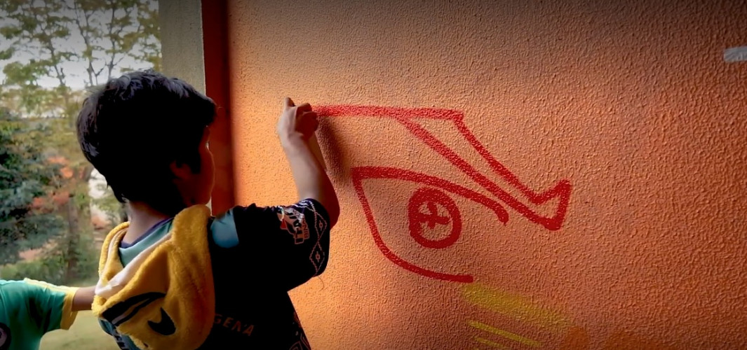 Oficina de grafitti estimula frequência escolar e fortalece cultura indígena em escola no oeste do estado