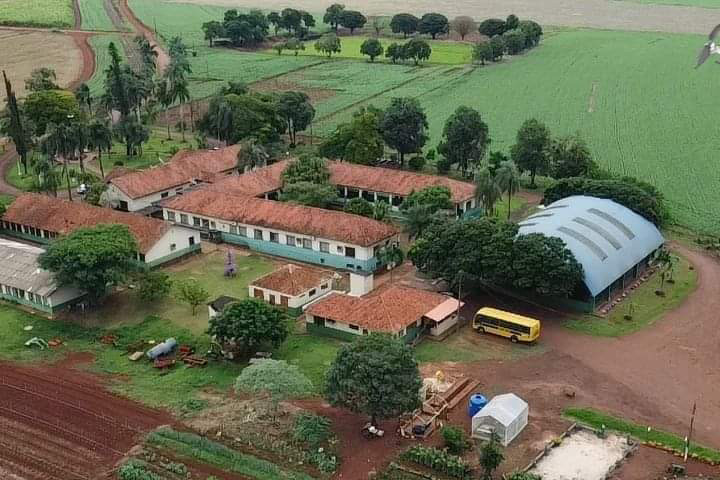 Governo monta força-tarefa para atender alunos e reconstruir escola atingida por incêndio em Santa Mariana