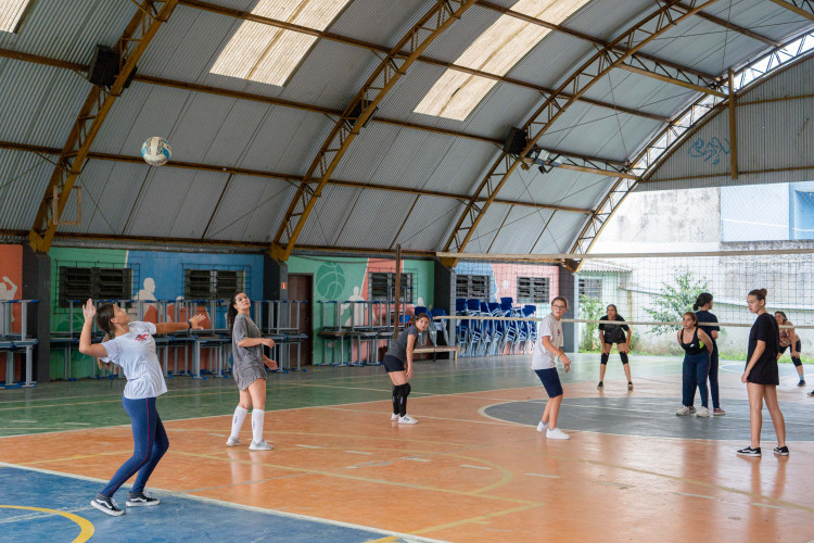 Novas tecnologias e intercâmbios: inglês alcança milhares de alunos na rede pública de ensino
