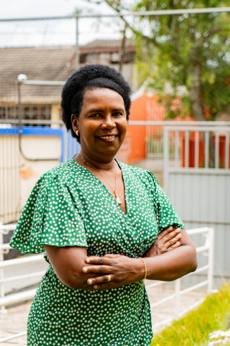 Professora, chefe, mãe e amiga: as várias mulheres que habitam uma diretora da rede estadual.