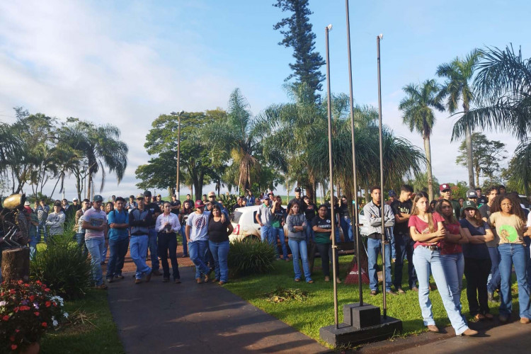 Colégio agrícola de Santa Mariana retoma aulas um mês após incêndio.