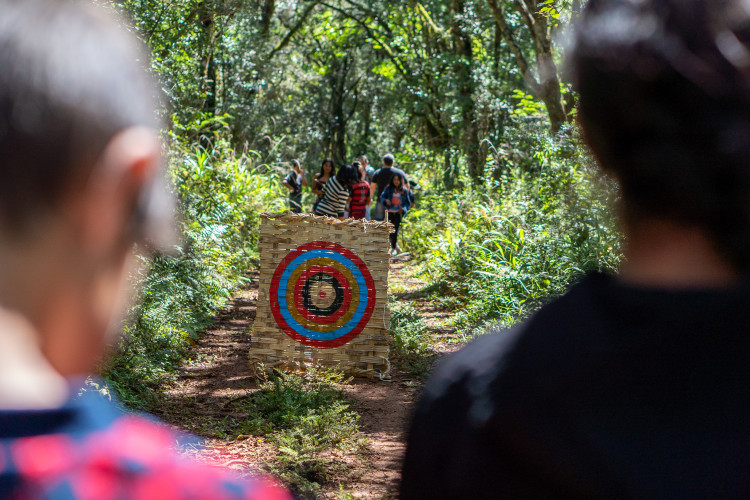 Com novas disciplinas do ensino médio, estudantes indígenas desenvolvem sua cultura em sala de aula.