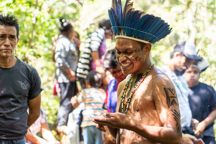 Com novas disciplinas do ensino médio, estudantes indígenas desenvolvem sua cultura em sala de aula.