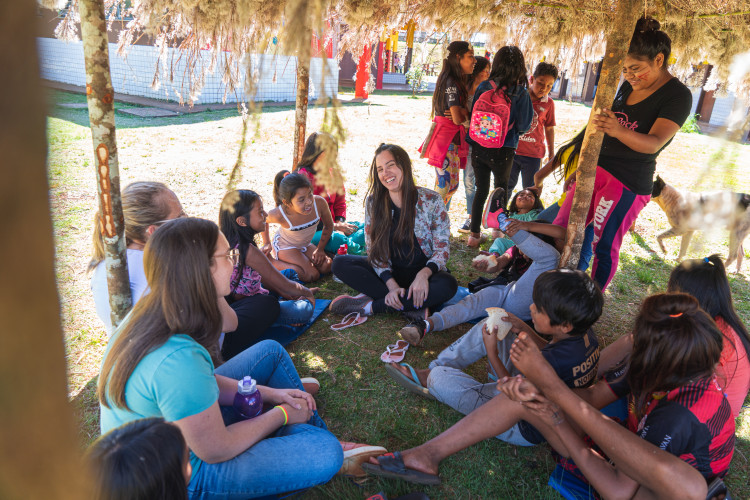 Com novas disciplinas do ensino médio, estudantes indígenas desenvolvem sua cultura em sala de aula.