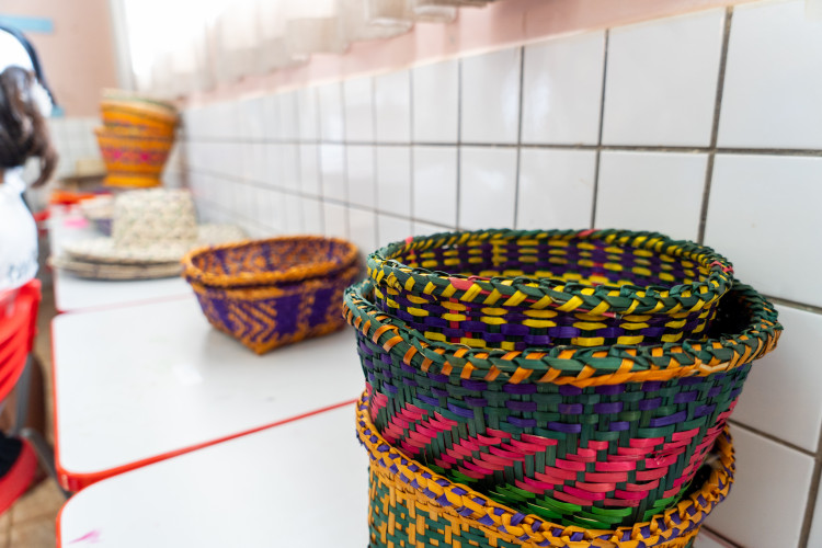 Com novas disciplinas do ensino médio, estudantes indígenas desenvolvem sua cultura em sala de aula.