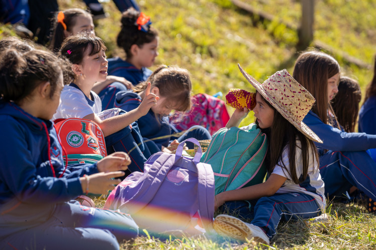 Com novas disciplinas do ensino médio, estudantes indígenas desenvolvem sua cultura em sala de aula.