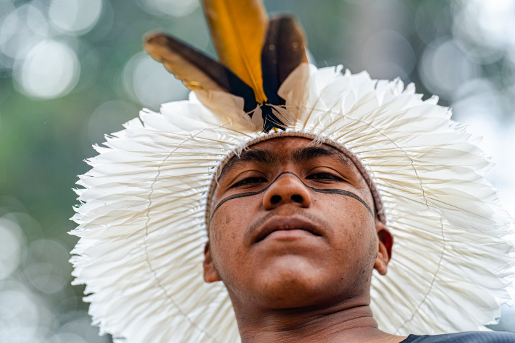 Com novas disciplinas do ensino médio, estudantes indígenas desenvolvem sua cultura em sala de aula.