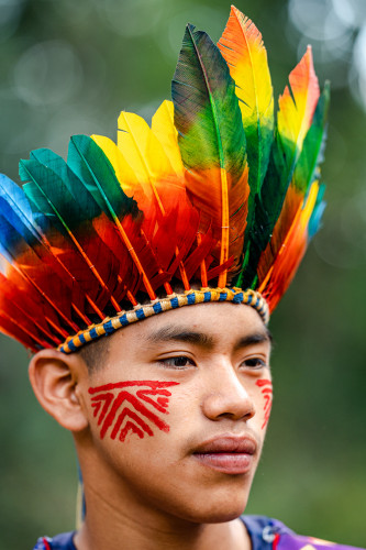Com novas disciplinas do ensino médio, estudantes indígenas desenvolvem sua cultura em sala de aula.