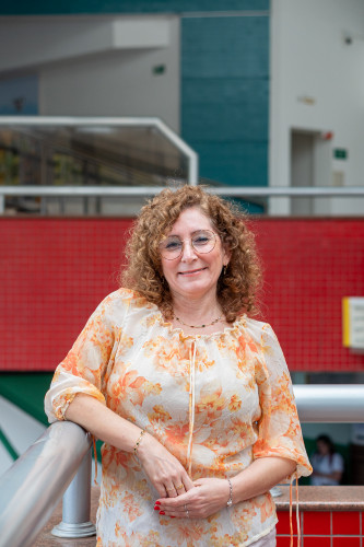 Diante da lousa de Maria Fernanda Calvento, o estudante Leandro Matheus Capote de Quadros, de 17 anos, viu nascer o sonho de empreender e começou a planejar a abertura de sua própria empresa.