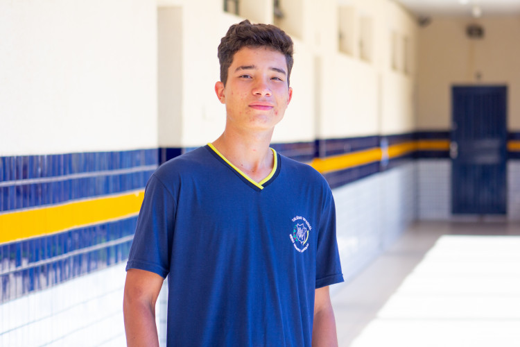 Diante da lousa de Maria Fernanda Calvento, o estudante Leandro Matheus Capote de Quadros, de 17 anos, viu nascer o sonho de empreender e começou a planejar a abertura de sua própria empresa.