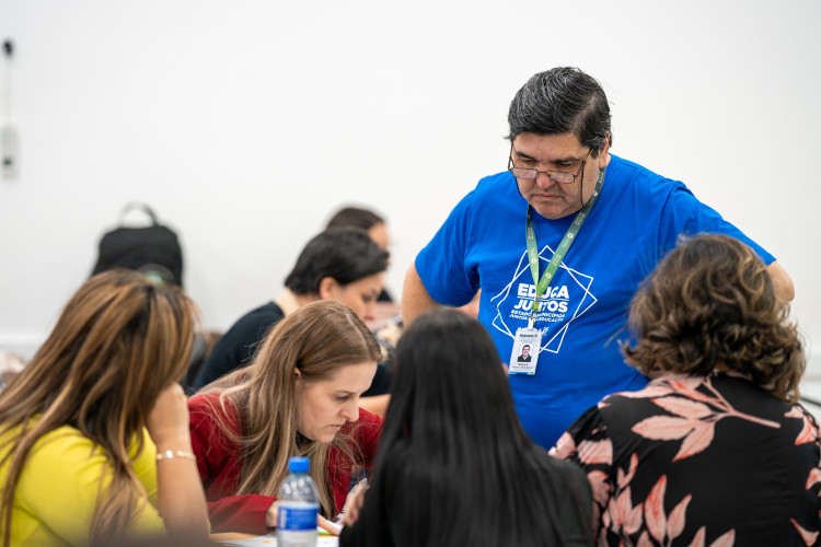 Educação entrega a redes municipais resultados de avaliação de fluência de leitura