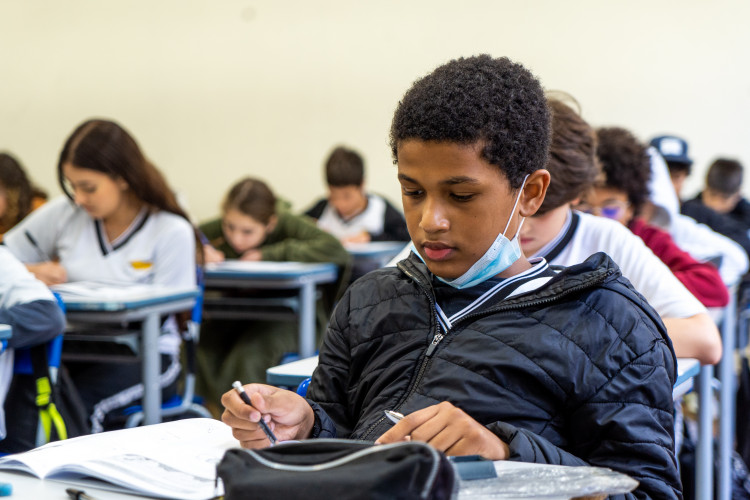 Primeira fase da OMAP foi a Prova Paraná, aplicada nos colégios estaduais em 26 e 27 de abril.