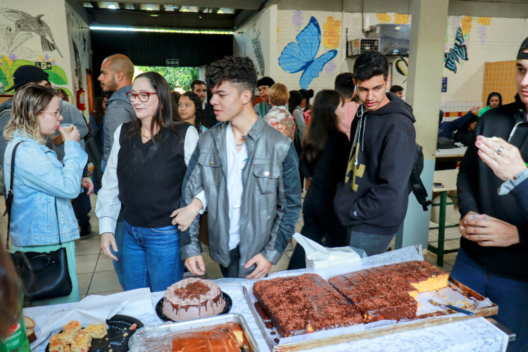 Colégio Estadual Professora Helena Kolody
