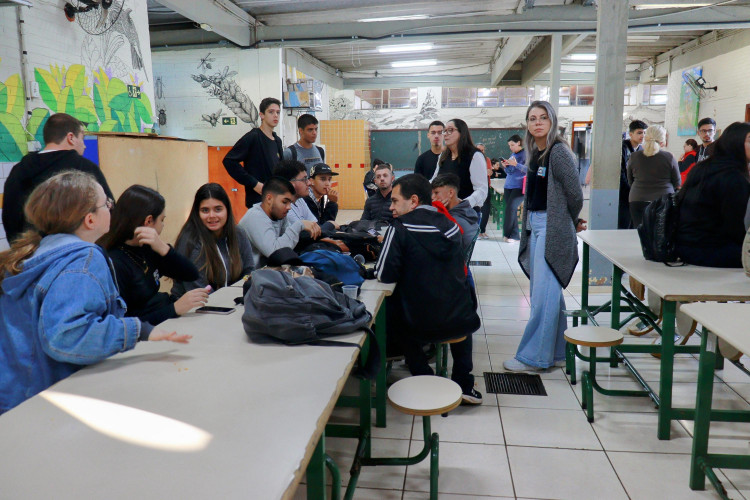 Colégio Estadual Professora Helena Kolody