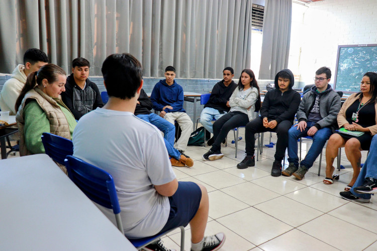 Colégio Estadual Professora Helena Kolody