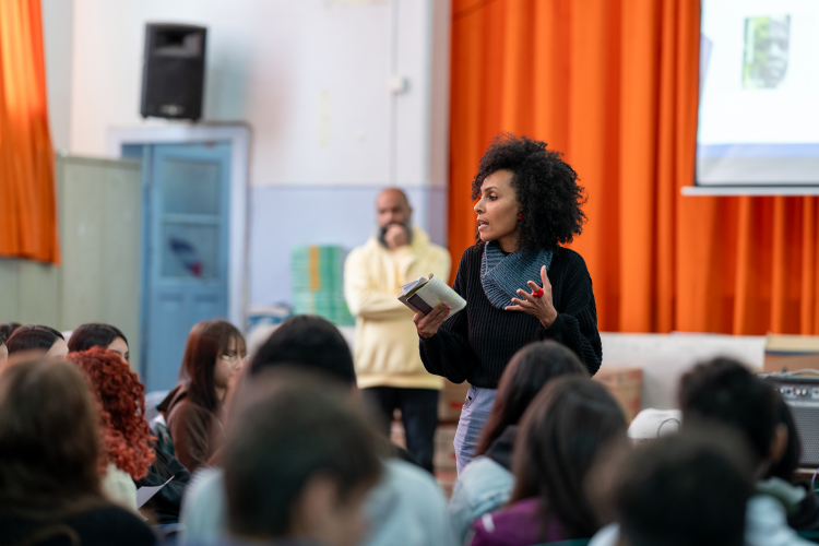 Ação discute o papel de cada agente da comunidade escolar no combate à problemática