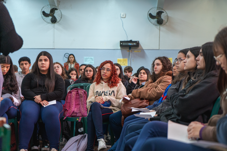 Ação discute o papel de cada agente da comunidade escolar no combate à problemática